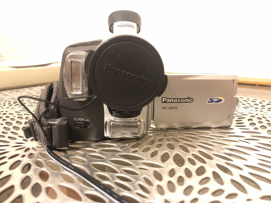 Відеокамера Panasonic nv-gs70