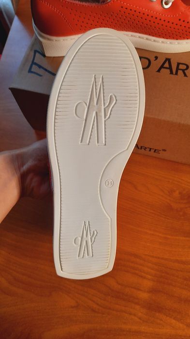 Кроссовки кожаные 36р