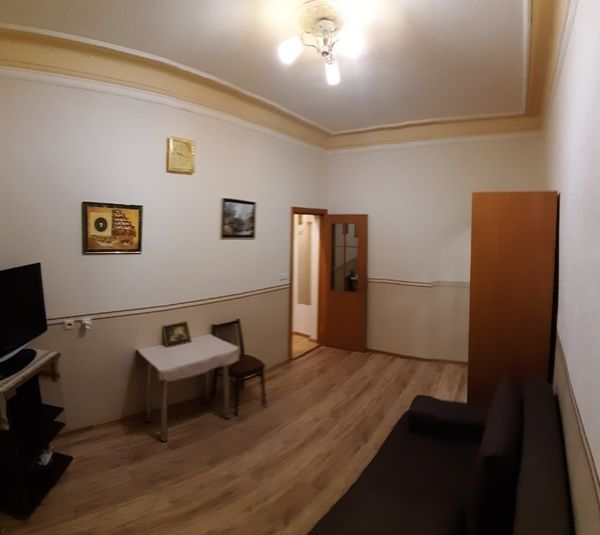 Посуточно уютная квартира вблизи центра на Степовой
