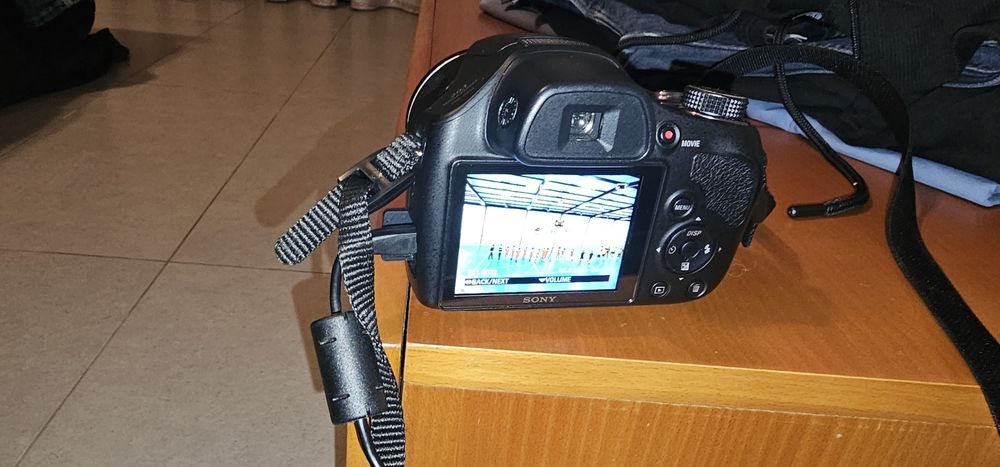 Sony cybershot DSC-H400