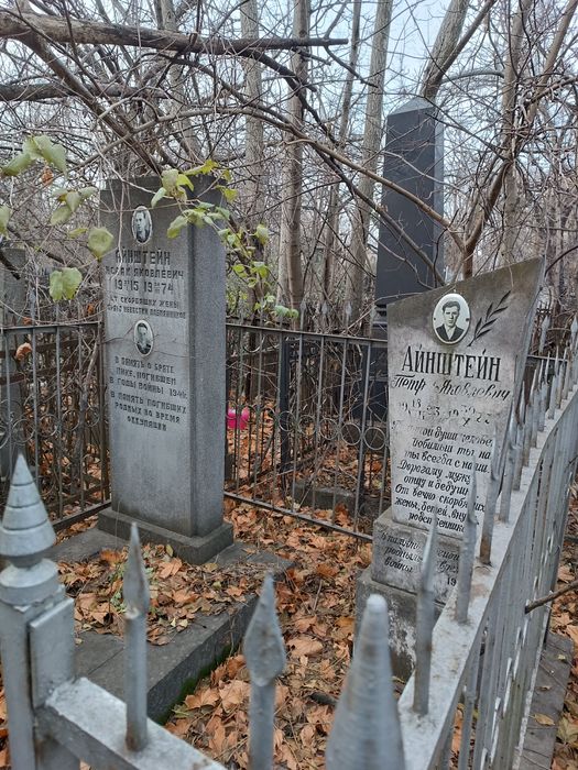 Изготовление памятников на Еврейском кладбище.