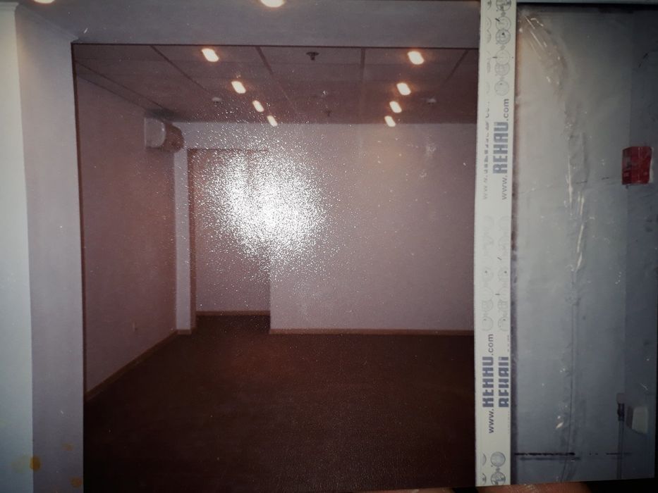 Продам 35 м2 під магазин, салон ін. Шевченка-Чорновола, без вікна