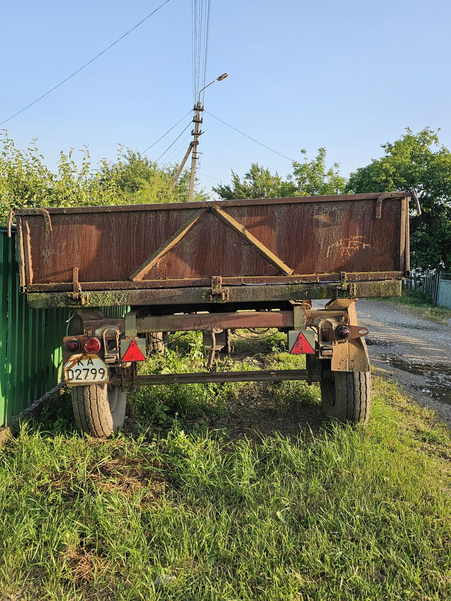 Продається трактор ЮМЗ-6, а також продається причіп 2ПТС 4