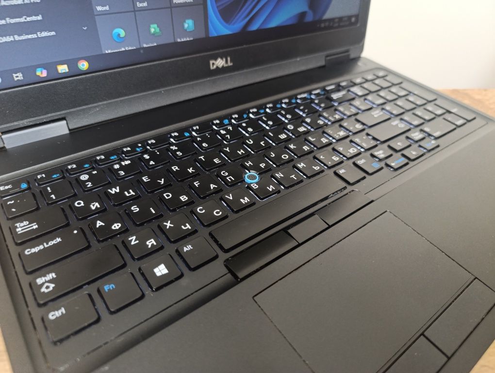 15'6 Dell Latitude 5590/i5-8250U/16GB DDR4/SSD 256GB/Батарея 4 години