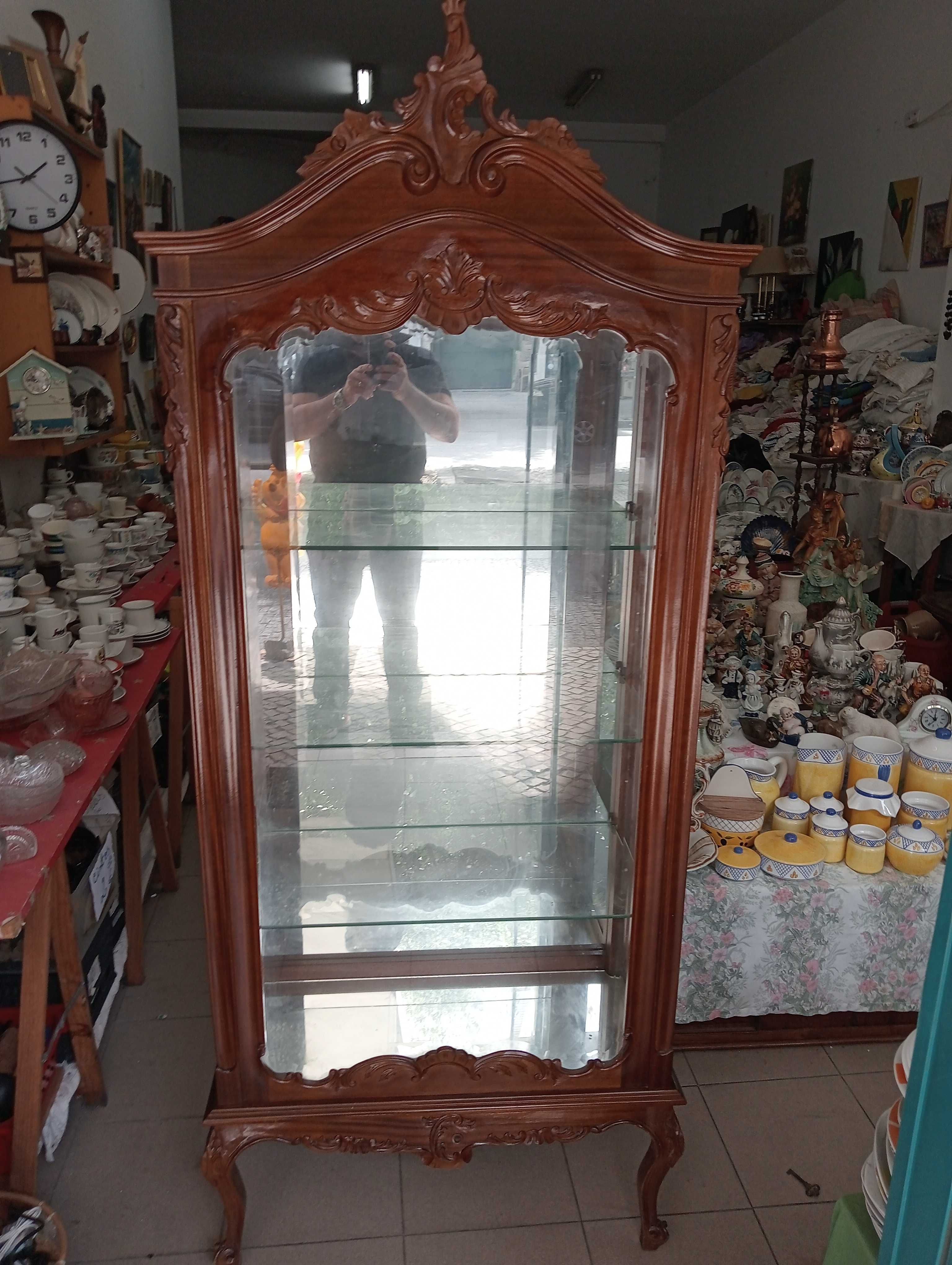 Vendo recheio de loja de antiguidades e usados /artigos variados...