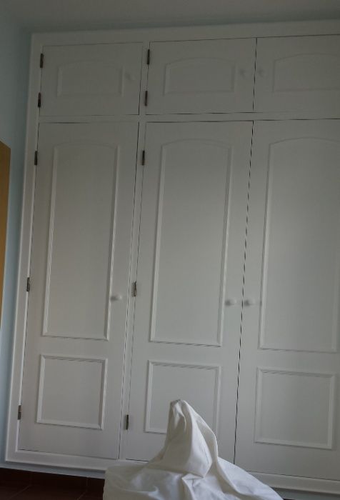 Portas de roupeiro em carvalho francês (2 grandes + 2 pequenas)