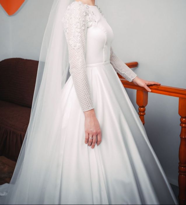 Продам весільну сукню.