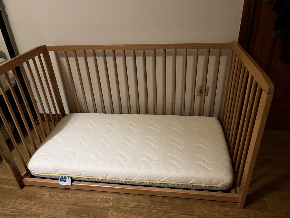 1 Berço co-leito Koala 3×1 conversível em cama com colchão