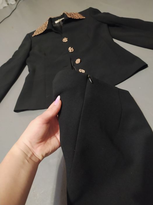 жіночий діловий костюм  для бізнесу