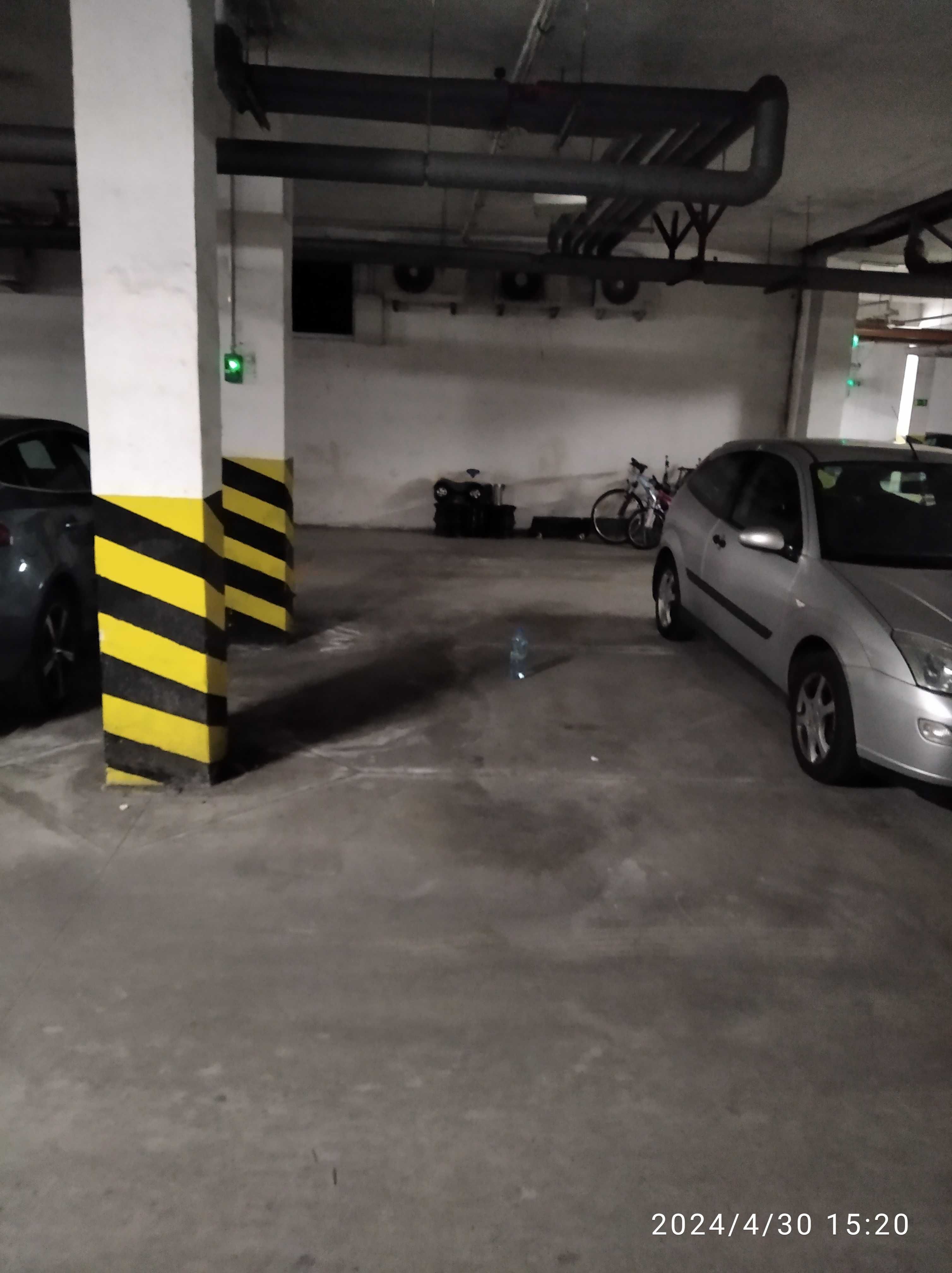 miejsce postojowe w garażu podziemnym przy Stryjeńskich 19