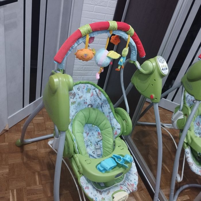 Крісло гойдалка Graco заколисувальний центр