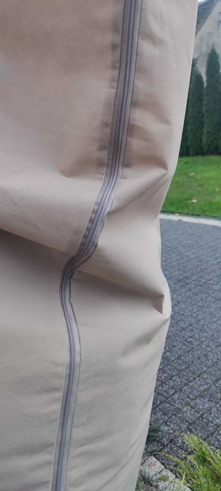 Pokrowiec zimowy, osłona roślin, agrowłóknina