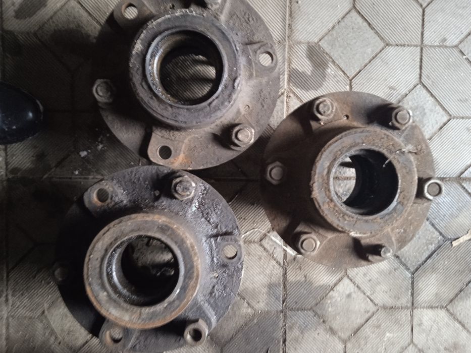 Продам ступіци паз за3205  газ 53 з підшипниками