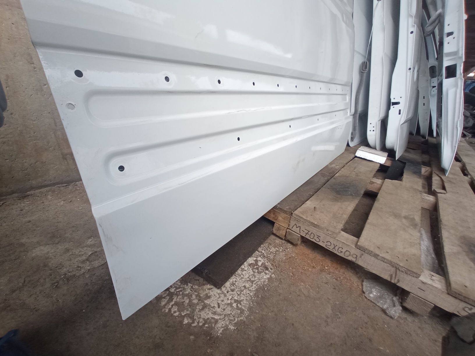 Дверь англичанин Sprinter 906 Mercedes, Volkswagen Crafter левая