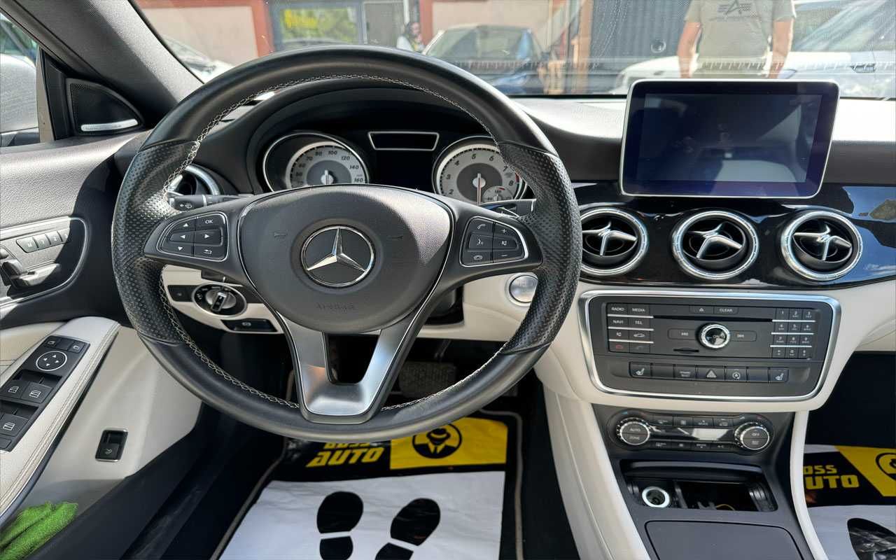 Mercedes-Benz CLA 250 2015
