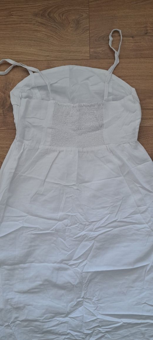 Biała sukienka r.38