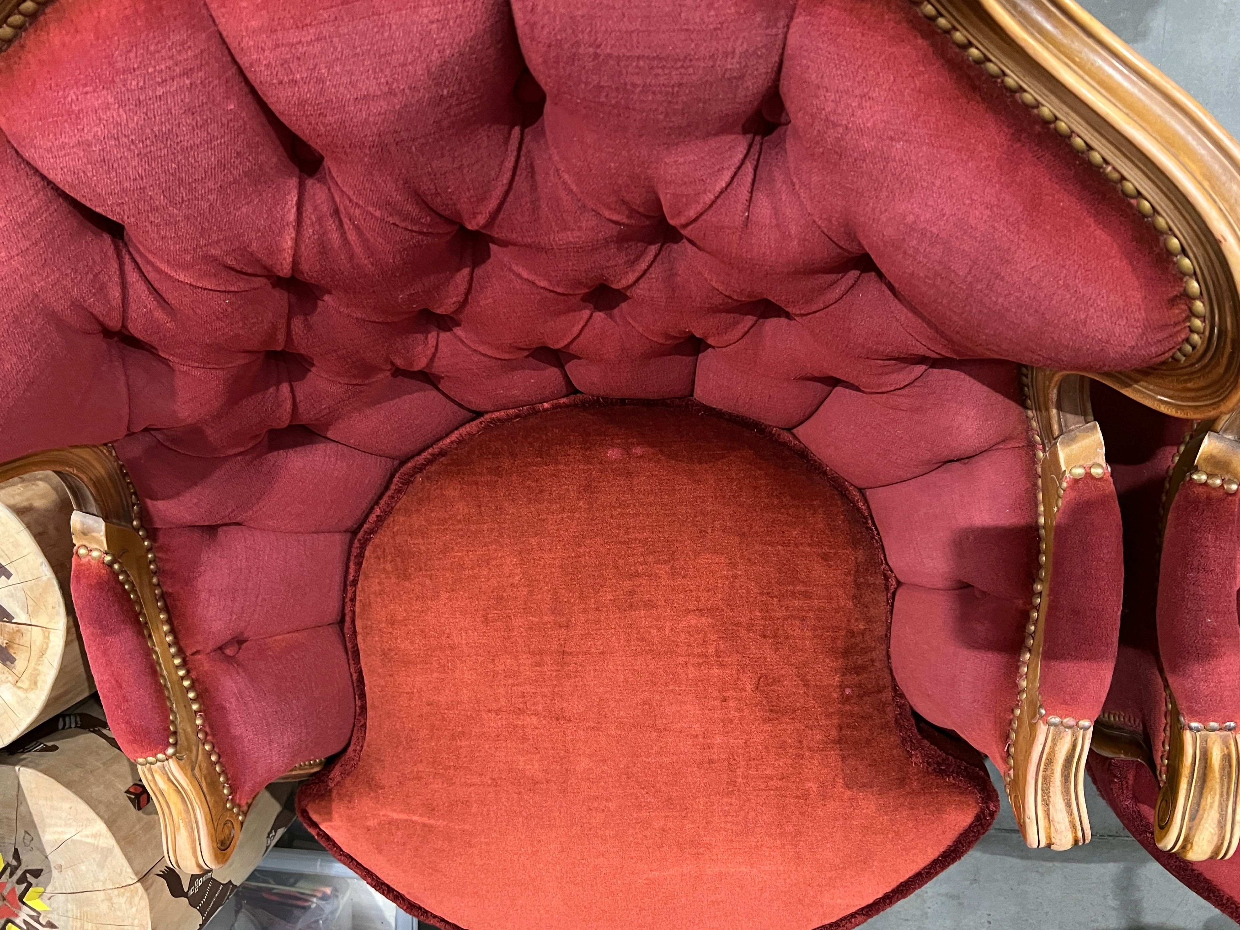 Zestaw wypoczynkowy w stylu Ludwika XV – sofa i dwa fotele