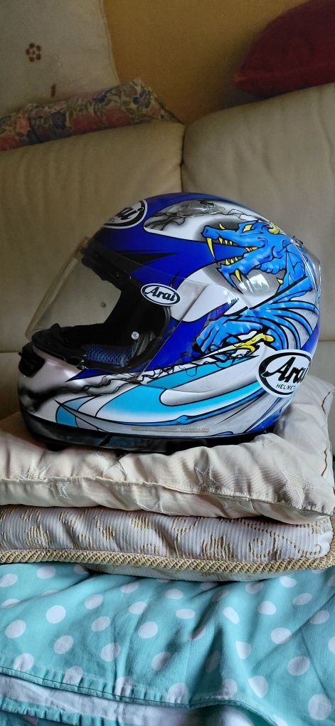 Capacete Arai Quantun--0kada