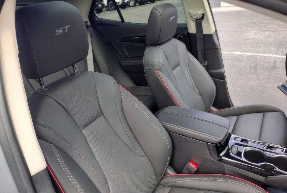 Buick Envision      2023