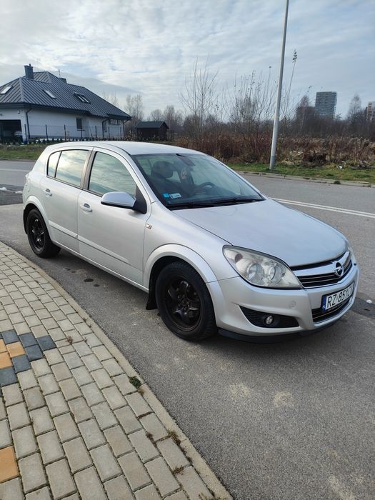Opel Astra H 2007 rok auto do jazdy.