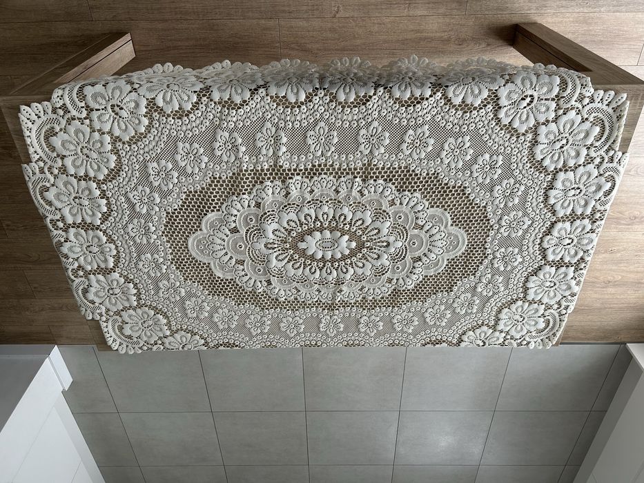 Obrus szydełkowy 175 x 140 cm ecru owalny