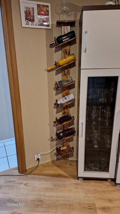 Drewniane stojaki na alkohole