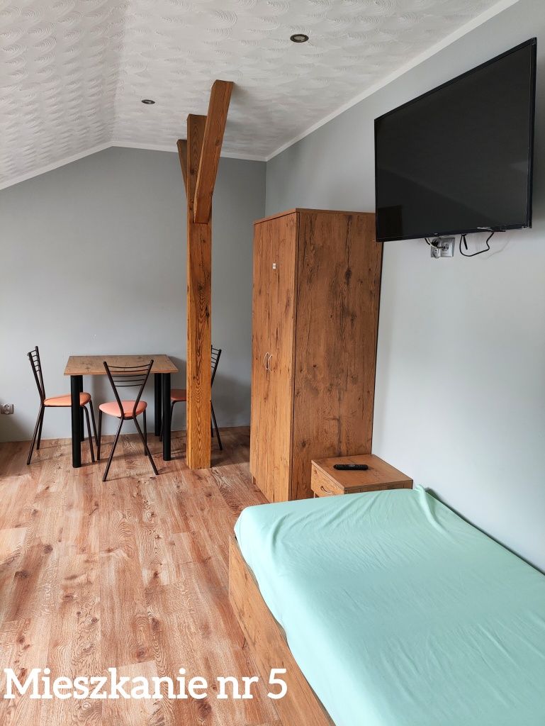 Noclegi Hotel Pracowniczy 6 osobnych mieszkań w jednym budynku