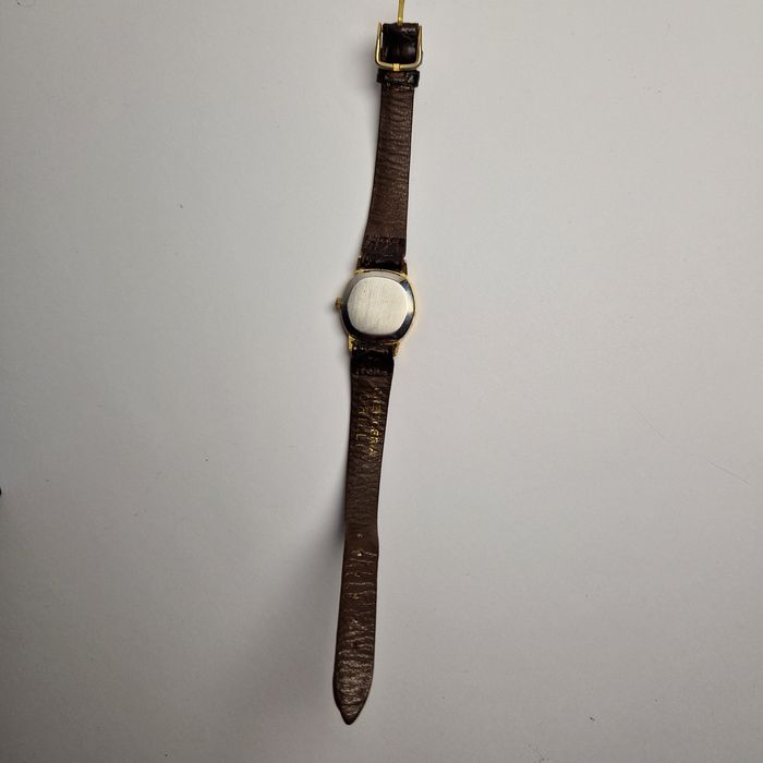 Женские часы. Винтаж Omega, Burberry.
