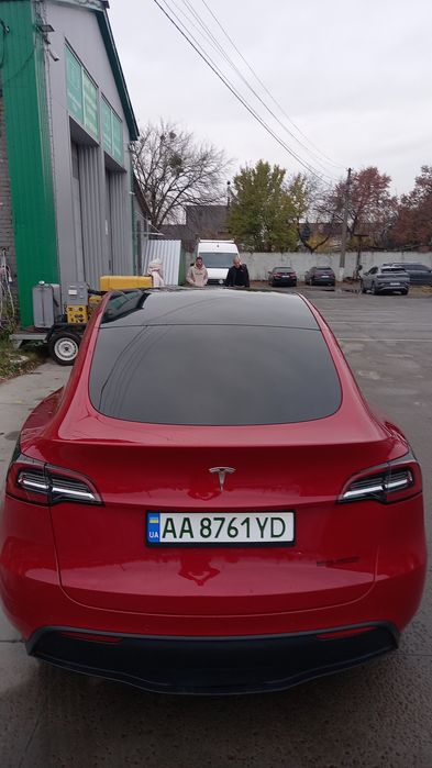 Tesla Model Y 2021, Dual motor, 82kW