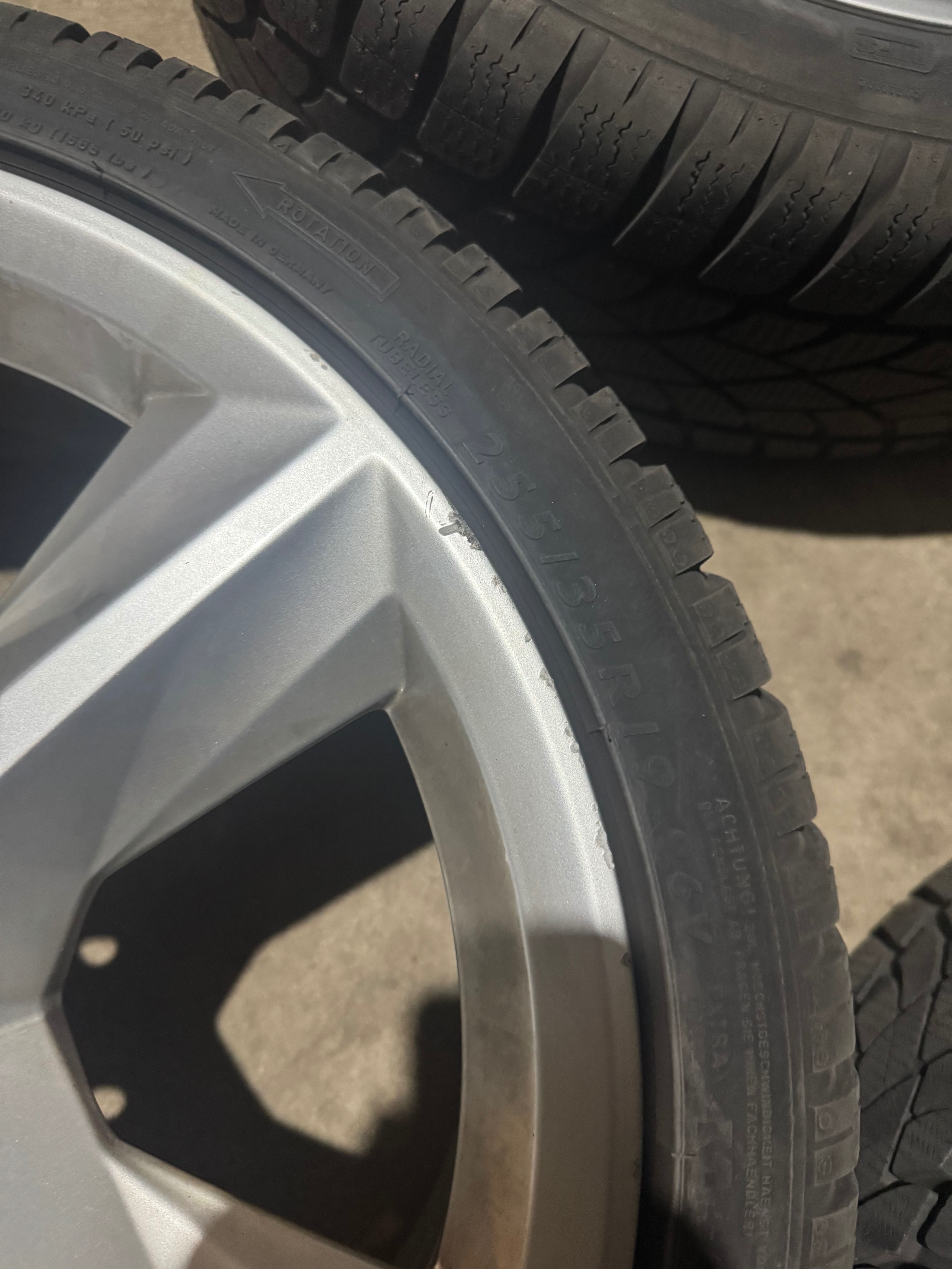Sprzedam oryginalne koła 19 cali a5 f5 opony dunlop