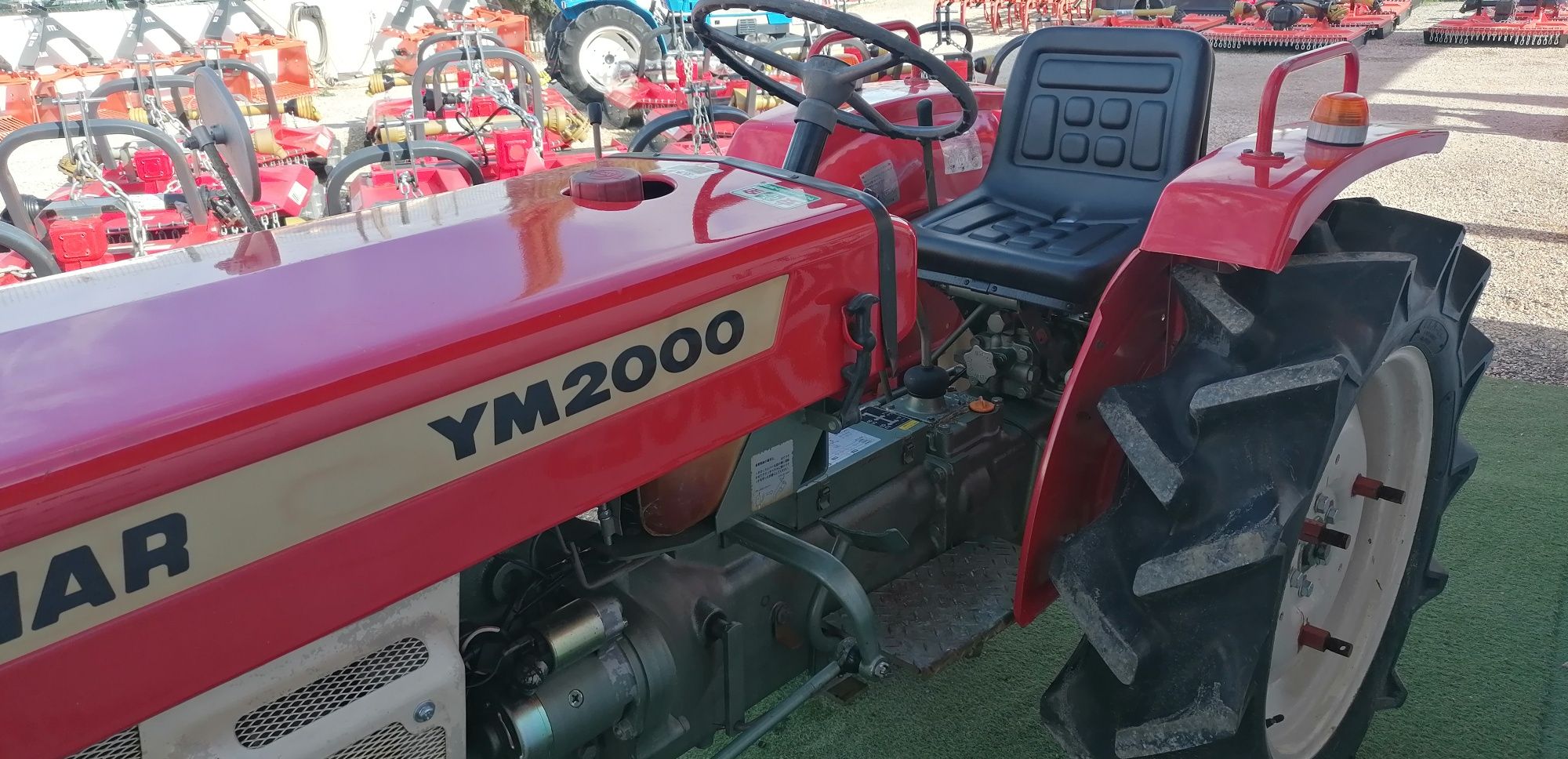 YANMAR YM 2000 /4x2 /27cv /Frese