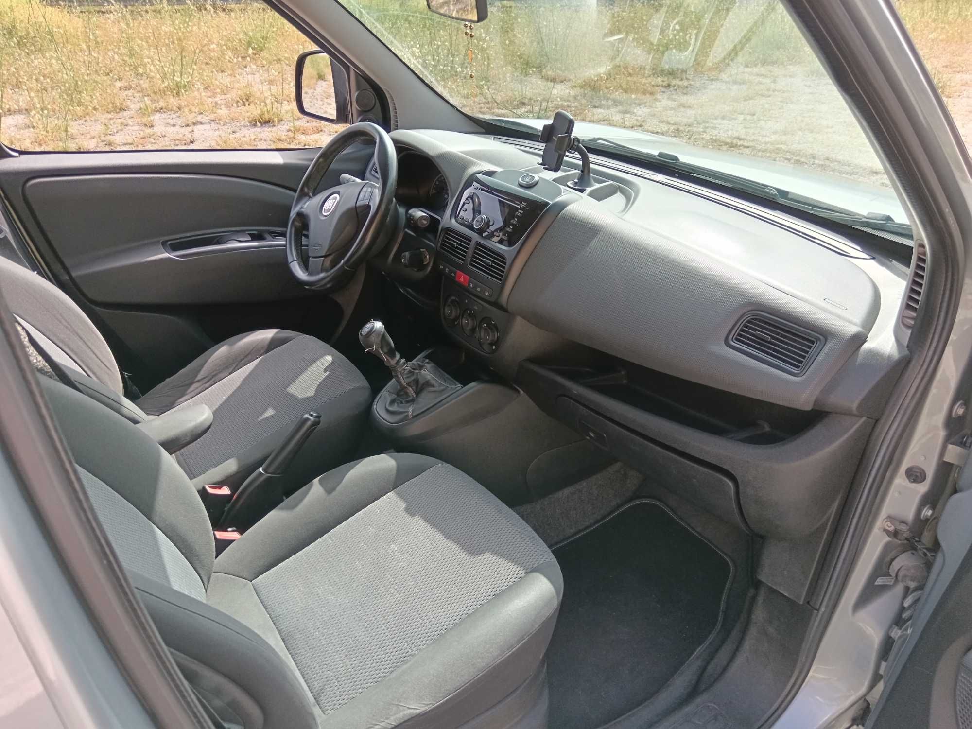 Fiat doblo 7 lugares 1.3 MultiJet 2010