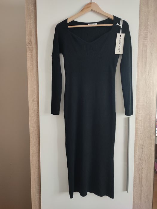 Nowa sukienka na jesień dzianinowa MIDI prążkowana czarna