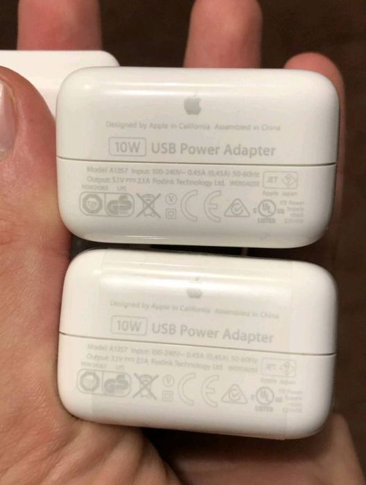 Продам новый оригинальный сетевой адаптер,блочек,зарядка на IPad