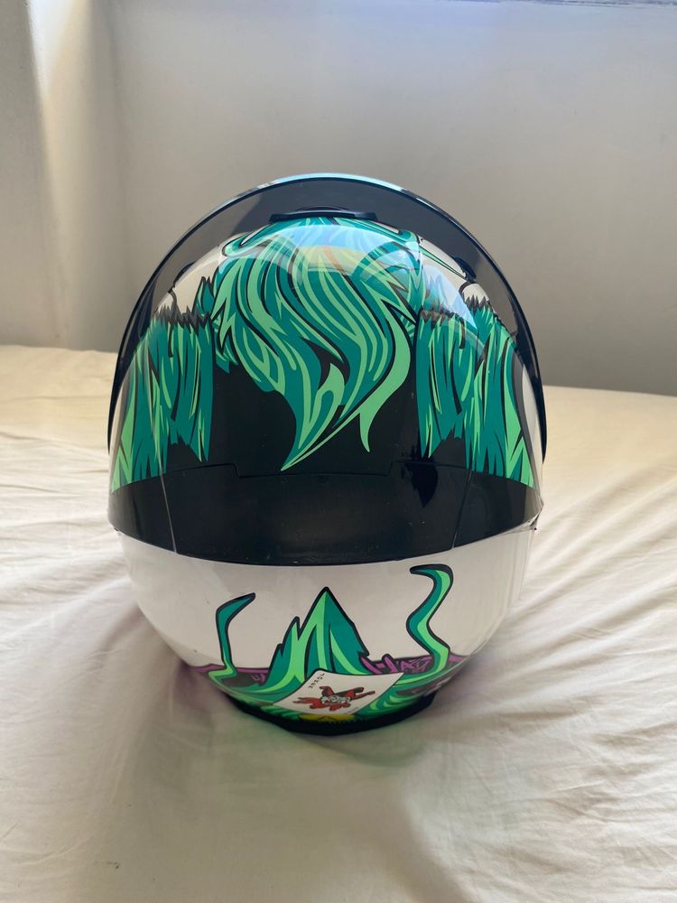 Vendo capacete unissex em bom estado