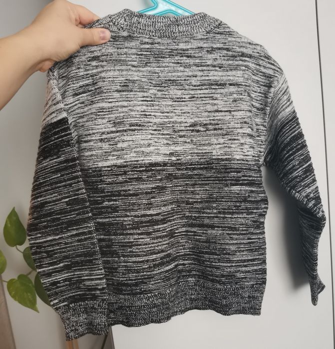 Szary elegancki sweter dla chłopca 128 river island