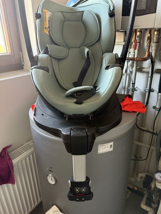 Fotelik samochodowy z bazą britax romer babysafe