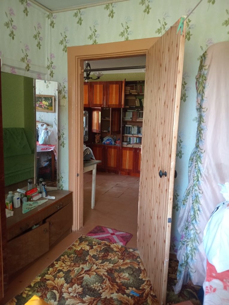 Продам 3 -х комнатную квартиру на Всебратском(В.г-35)