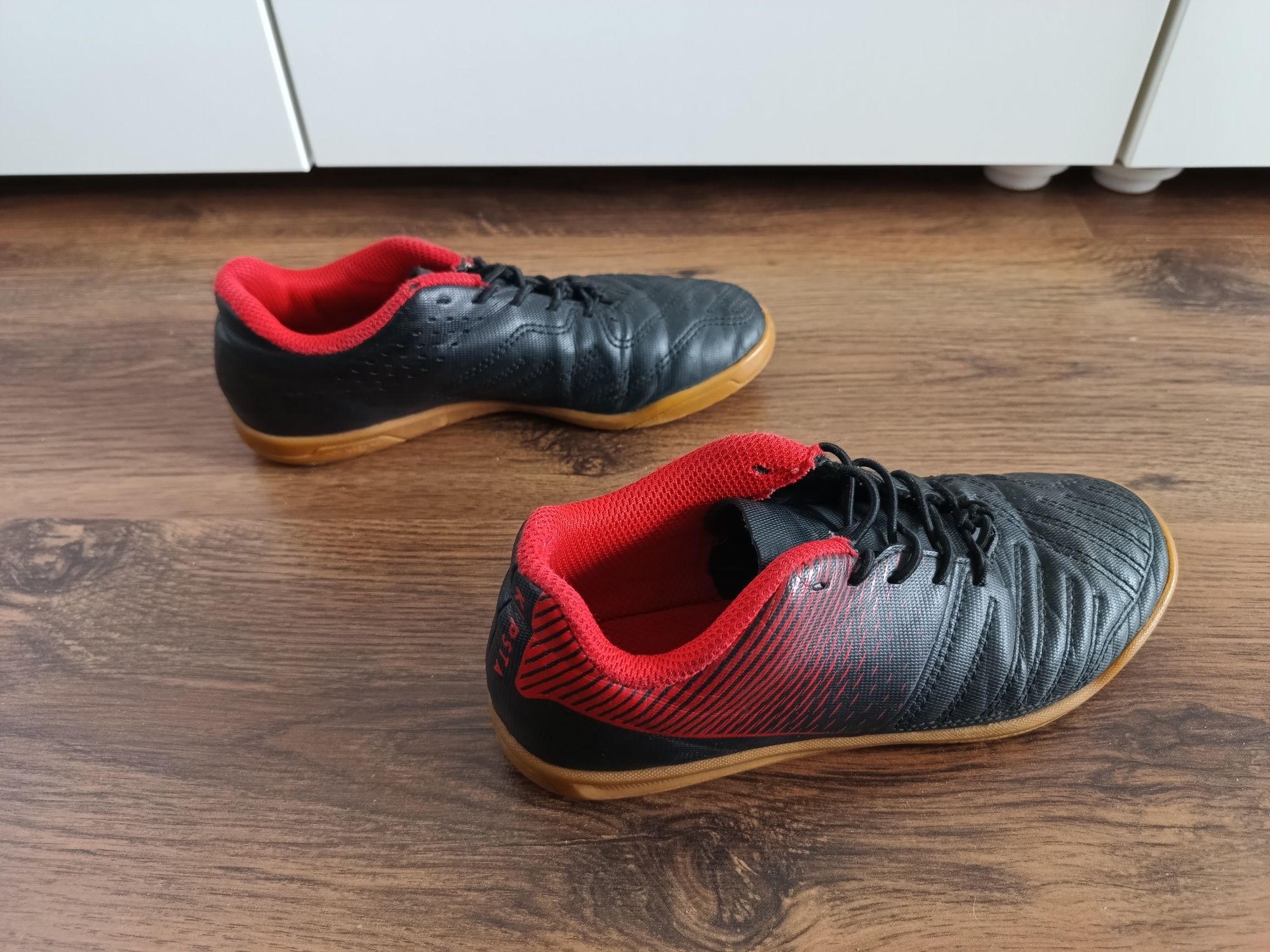 Buty Decathlon Kipsta rozmiar 31 wkładka 20 cm.