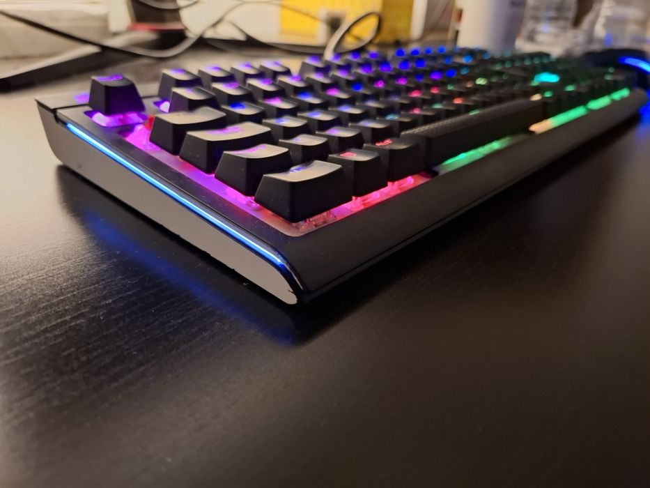 Teclado Corsair Strafe RBG (ler anúncio)