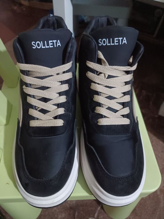 Нові утеплені кросівки 40 розмір