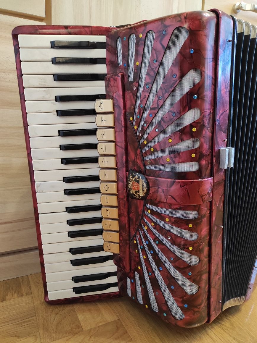 Akordeon Royal Standard 120 basów + mikrofony