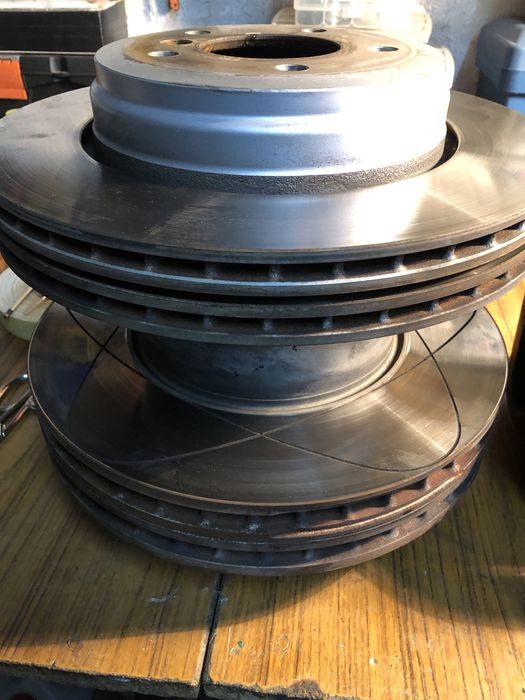 Jogo de Travoes bmw 520 e E61 marca ATÉ