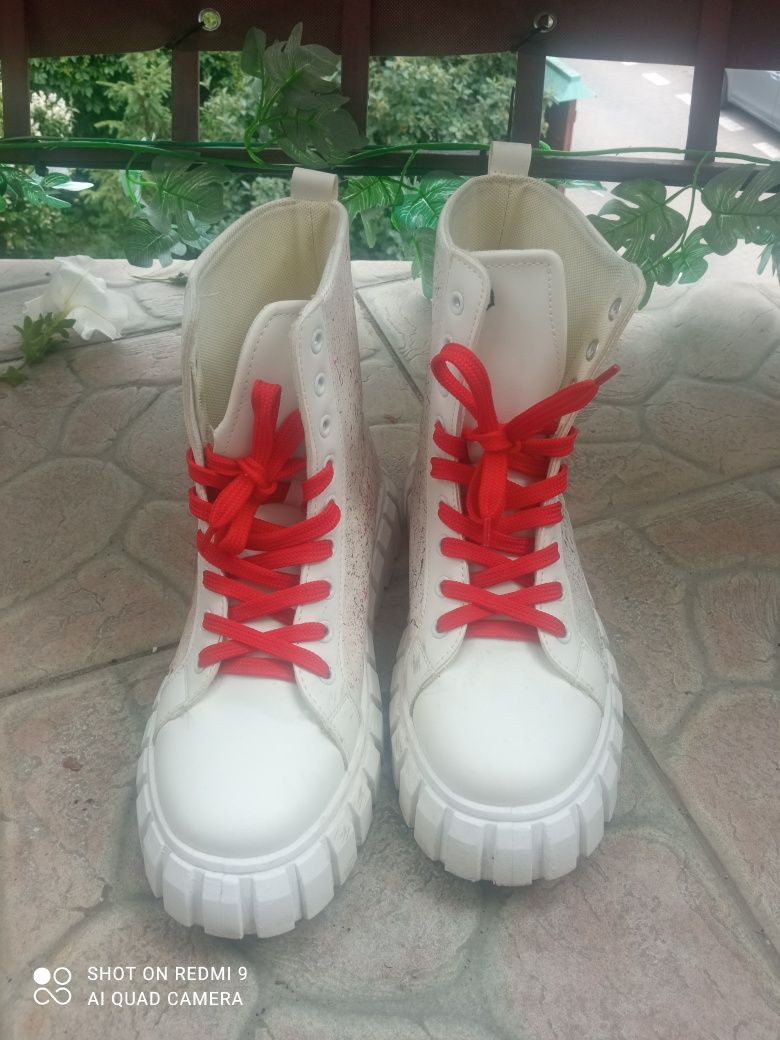 Buty damskie wysokie
