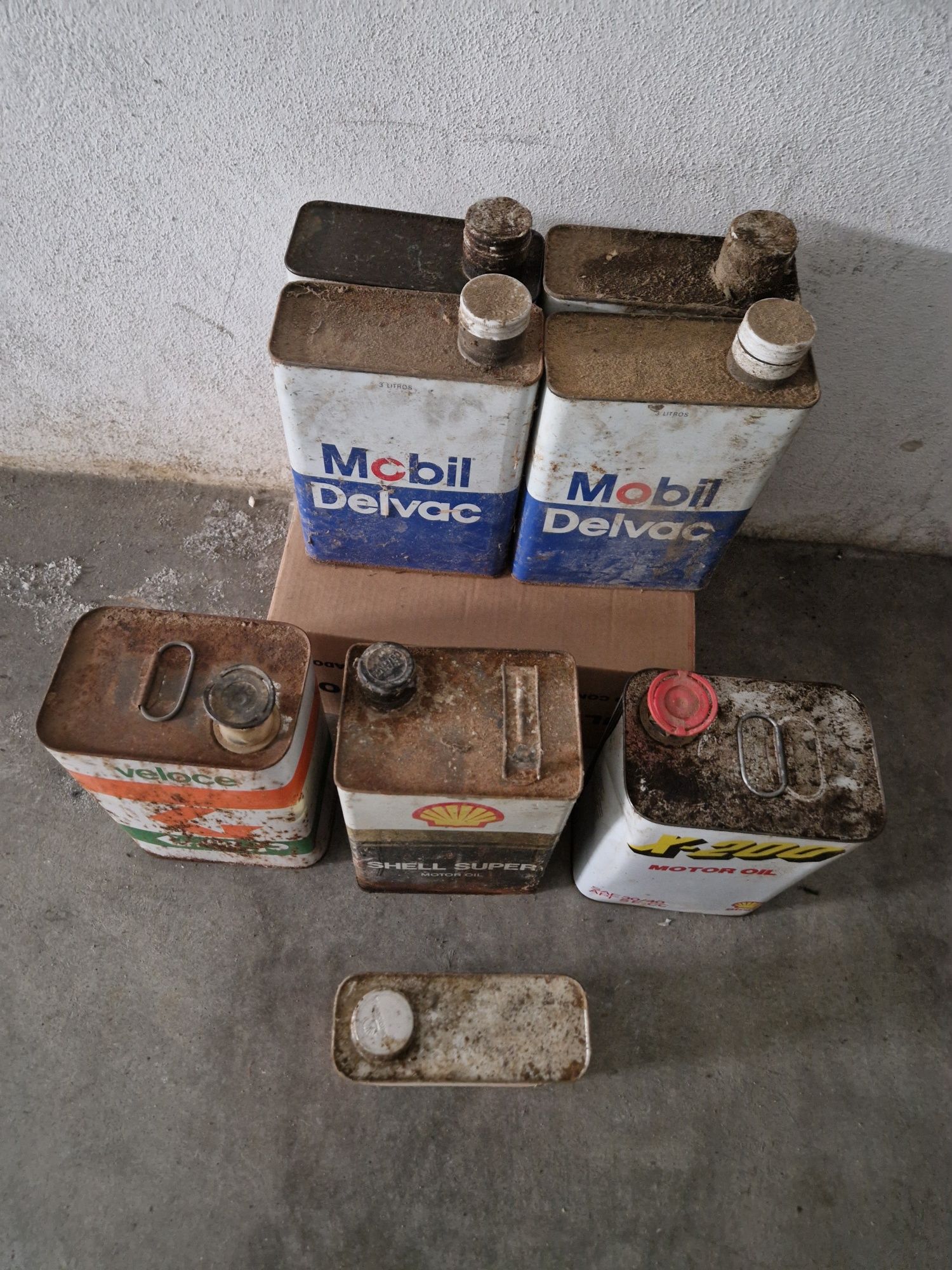 Lata oleo Mobil vintage