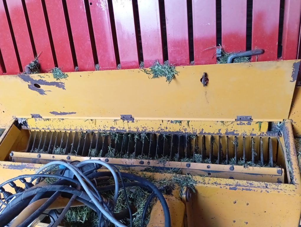 Przyczepa samozbierająca schuitemaker Rapide 140 pottinger krone claas