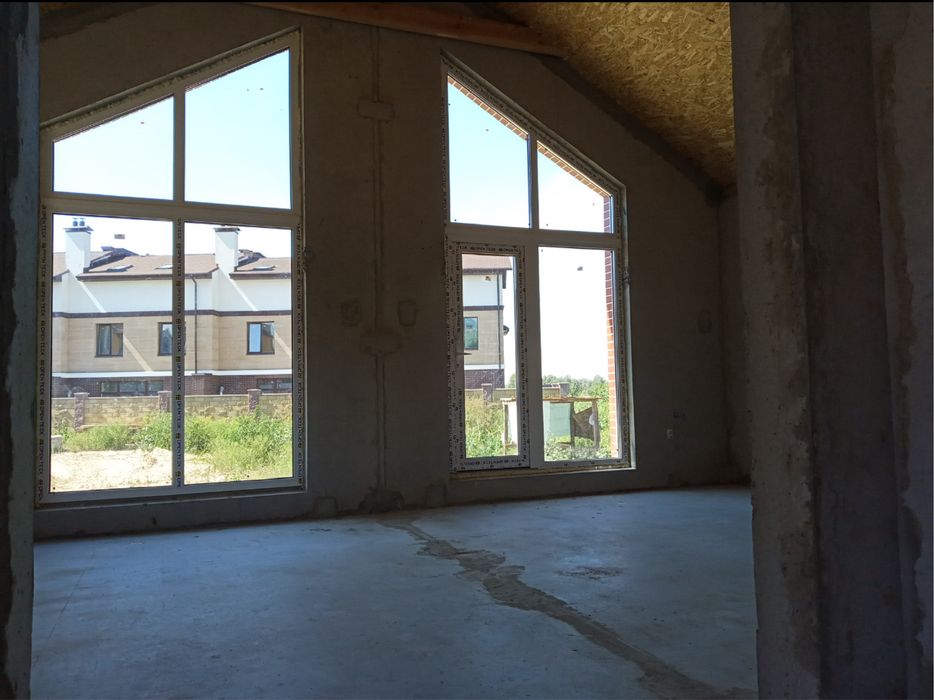 Продаж будинку з ділянкою 10 сот на Троещині, вул. Нікіфора Дровняка