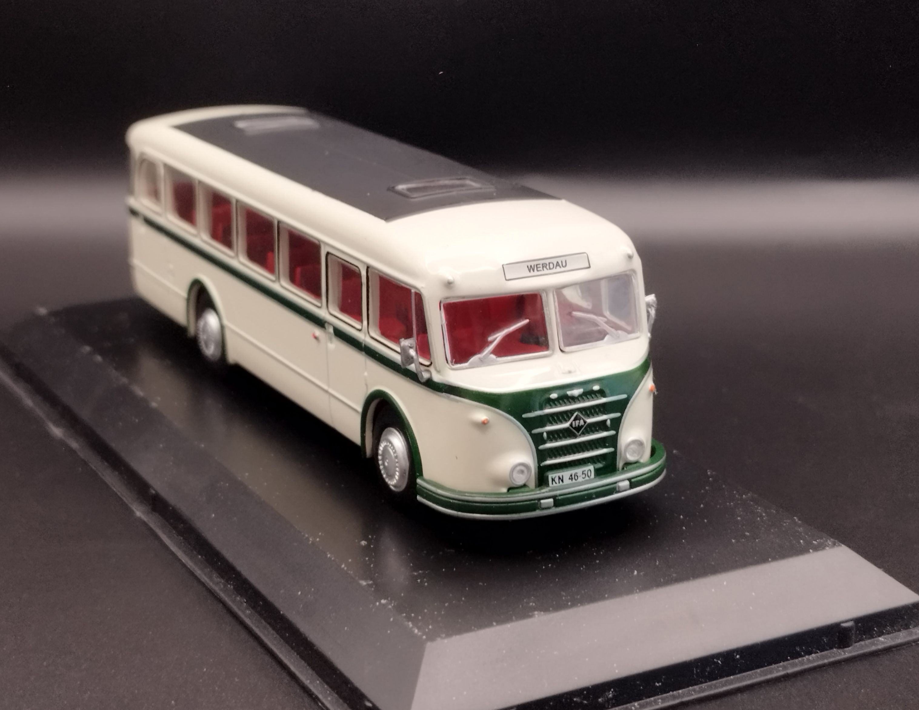 1:72 Atlas BUS IFA H6 B  model nowy