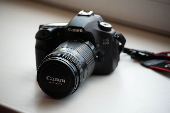 Оригинал  с Японии Canon EOS 60D идеал