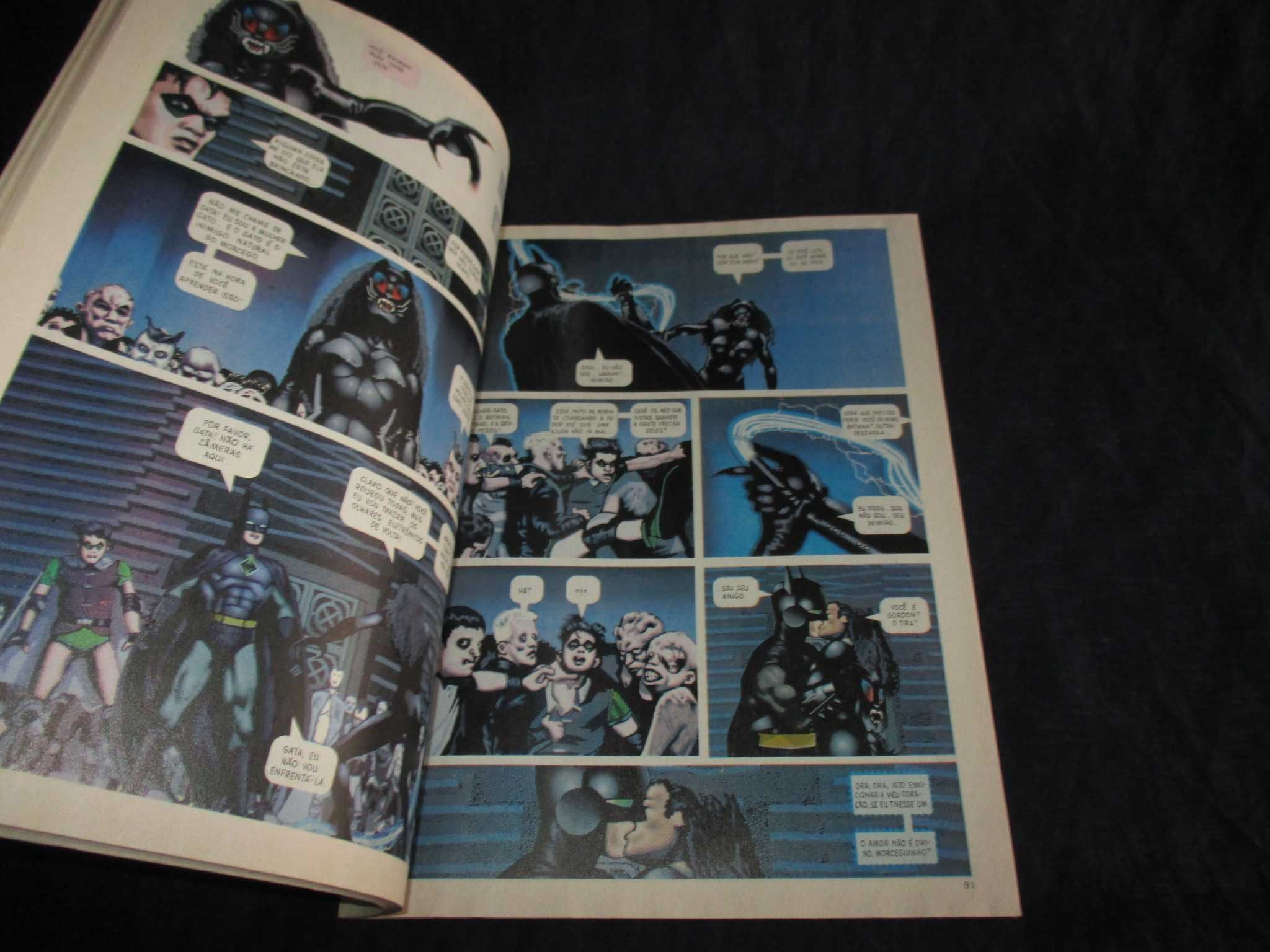 Livro BD Batman Digital Justice Pepe Moreno